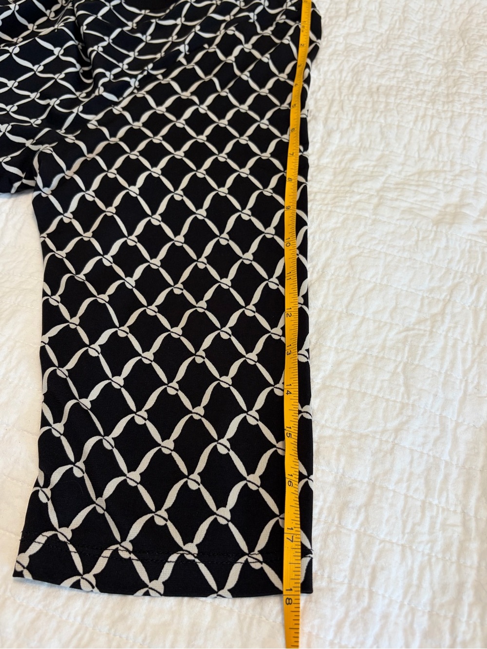 Karen Kane Black & White Patterned Scoop Neck 1X Tunic Top - Picture 7 of 8